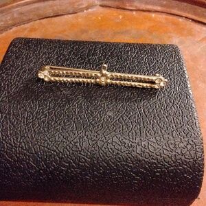 Women's  EUC VINTAGE 2 1/2" x 1/4" Gold Tone /Crystal Pin